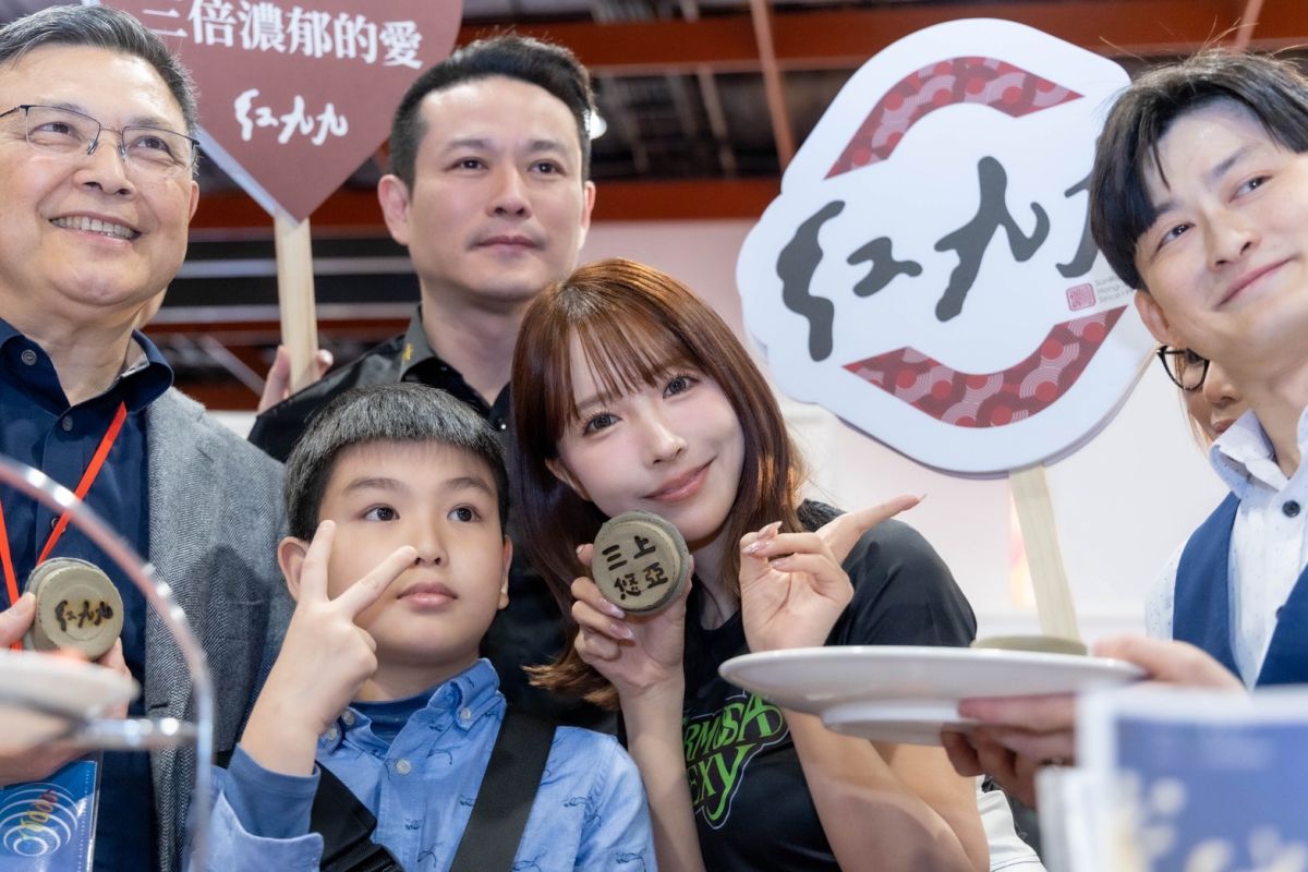 圖／今年春季展白色情人節，三上悠亞推動鮮乳商業應用。（主辦單位提供）