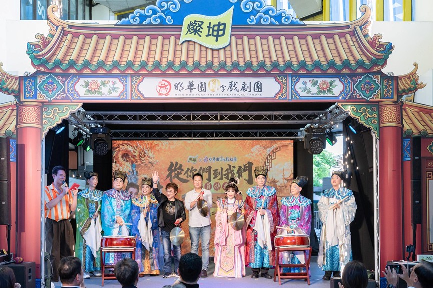 圖/燦坤3C家電今年首度與承襲近百年戲曲榮光、台灣代表性文化IP暨國寶級表演團隊「明華園日字戲劇團」展開跨界合作