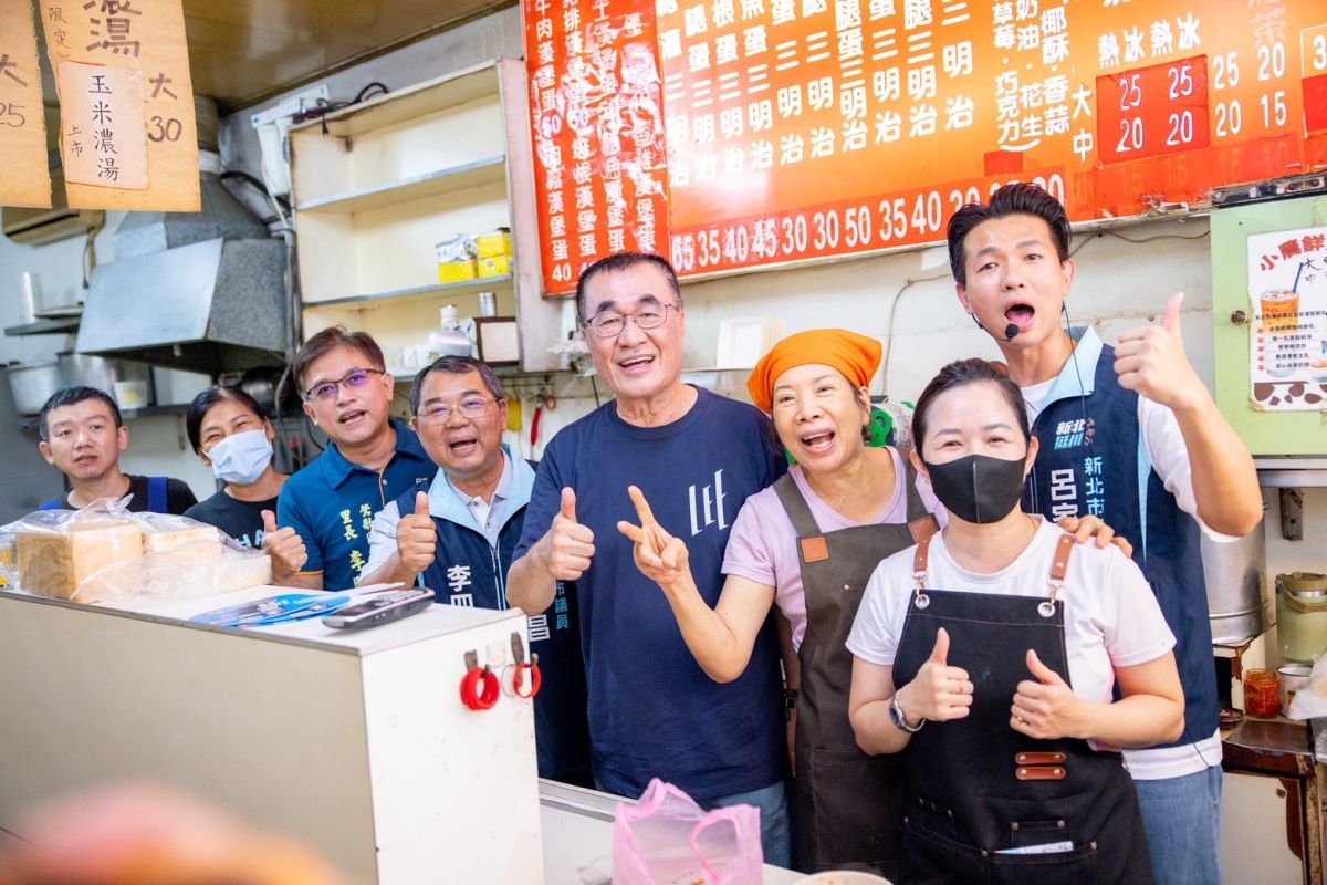李四川鶯歌市場人氣旺　喊新北29區都是我的本命區