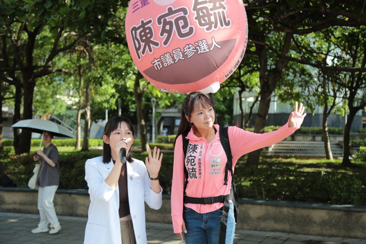 吳欣岱陪陳宛毓站路口　籲正視蘆洲20萬人醫療缺口