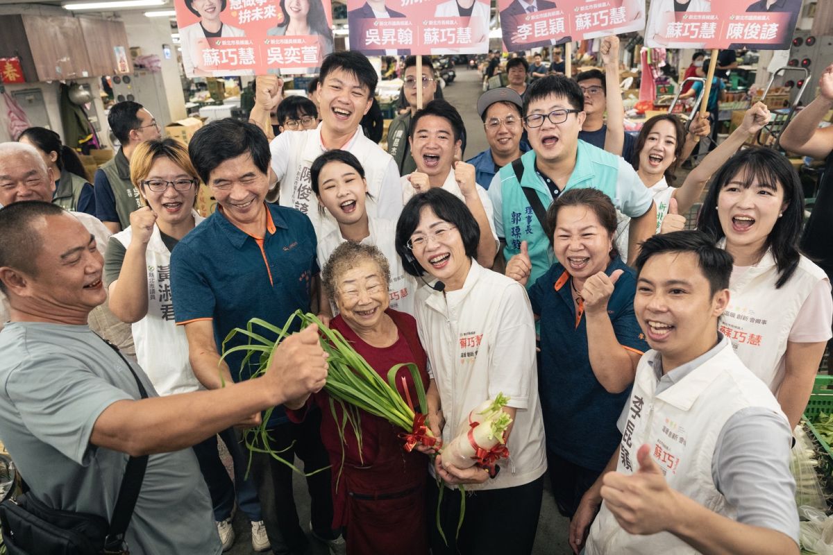 倒數99天拂曉出擊　蘇巧慧率新北隊掃街拚勝搏支持