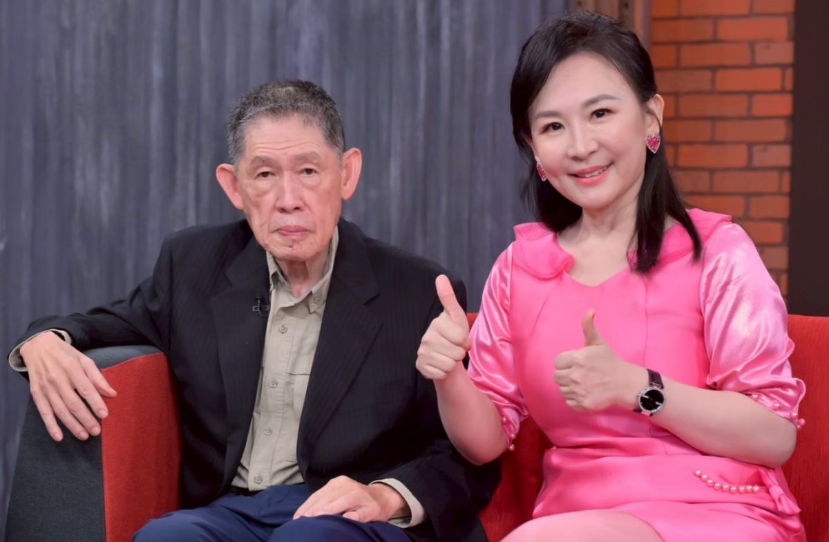 圖／陳力瑜訪問林華泰茶行第四代經營者林秀全博士(圖左)。(名德國際傳播提供)