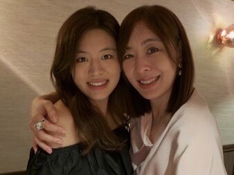 圖/安安(左)和媽媽賈永婕(右)長得很像。(翻攝賈永婕臉書)
