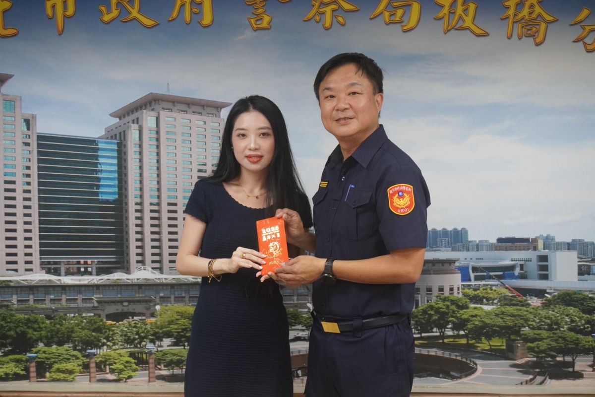 圖/愛妮雅集團捐贈加菜金五萬元,希望為辛苦執勤的員警加油打氣。(品牌提供)