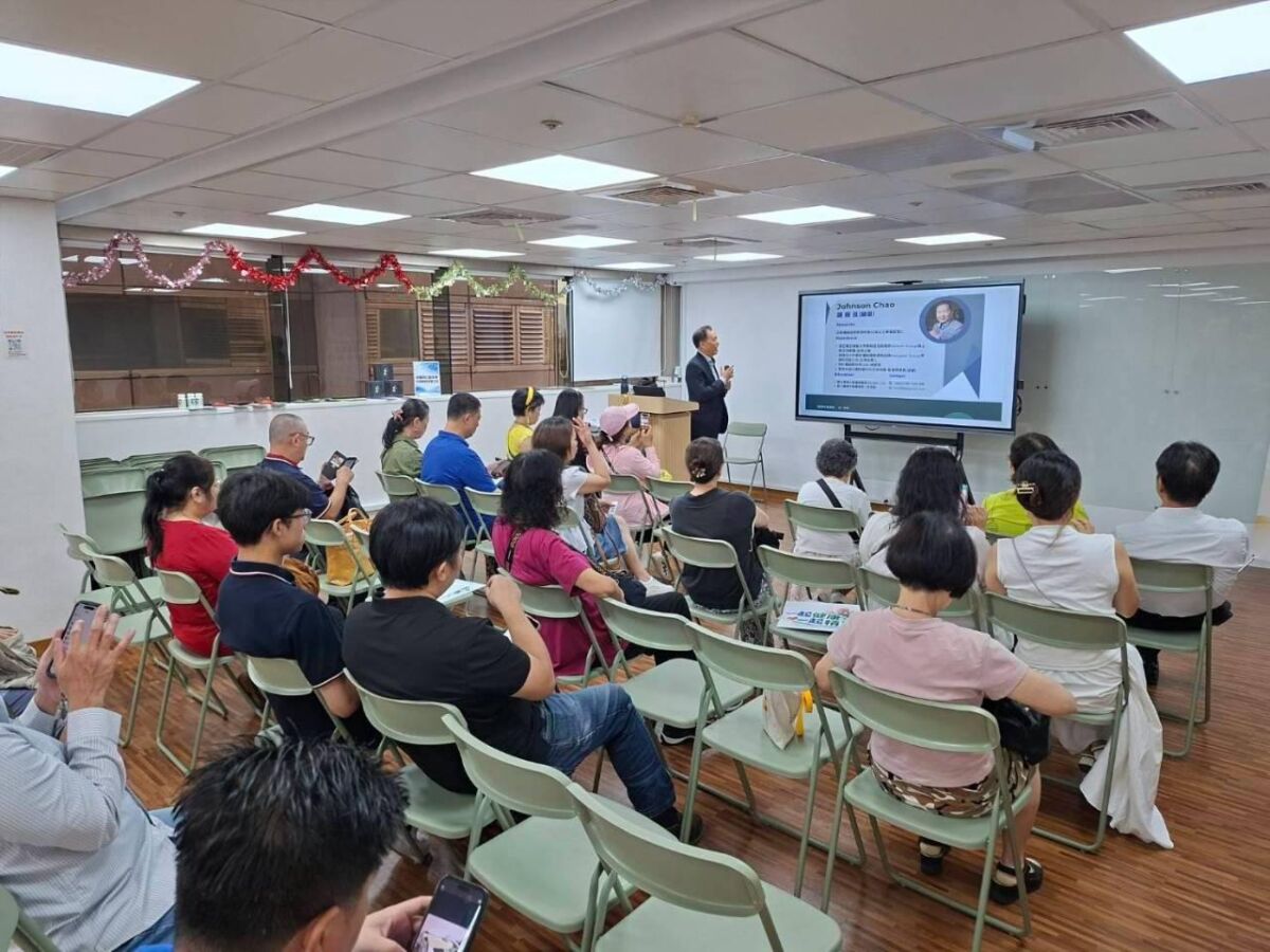 圖／健康促進主題講座現場，參與民眾聆聽講者分享相關資訊。（嘉穎科技股份有限公司提供）