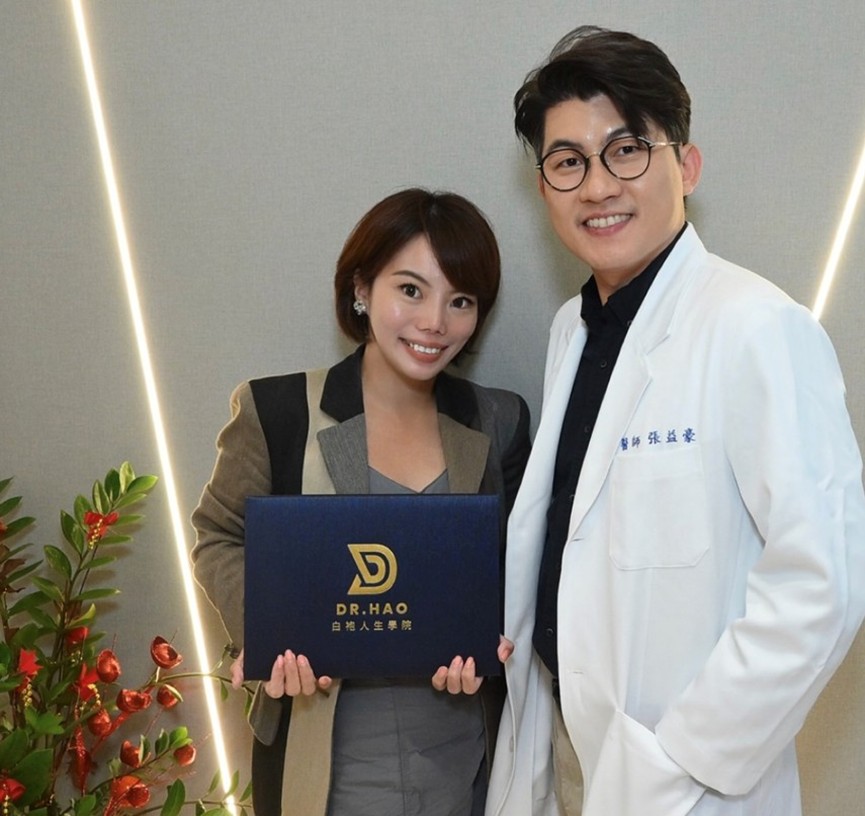 圖／白袍人生學院創辦人張益豪(右)與亞健康協會副執行長、媒體人葉倩如(左)跨界論述：AI改變醫病關係，醫師價值提升、化身醫療決策總舵手