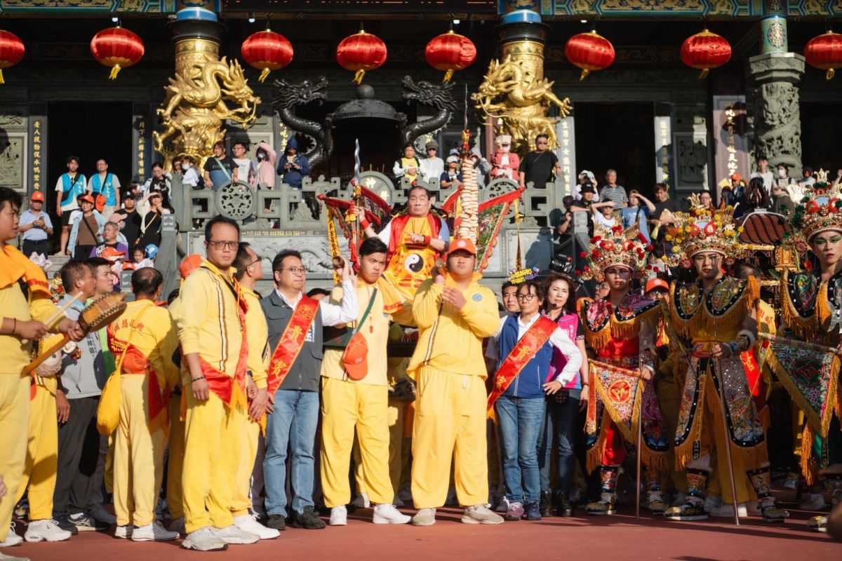 圖／太子爺公釘椅與五營將軍參與五夜暗訪起駕。（陳乃瑋攝影、桃園護國宮提供）