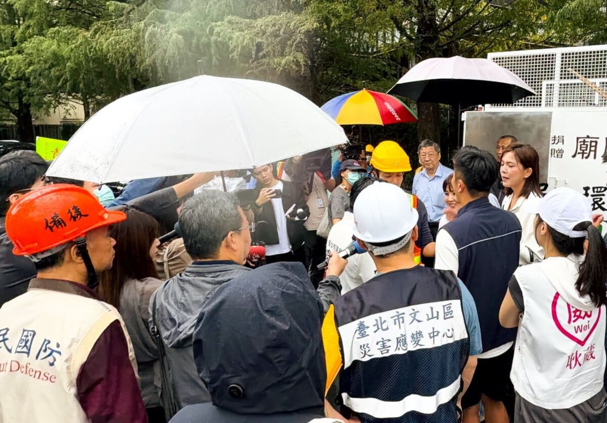 圖／當天現場照片-陳峙穎痛批，面對災情整備，市府、部分國民黨議員竟然還在搞這種政治鬥爭。